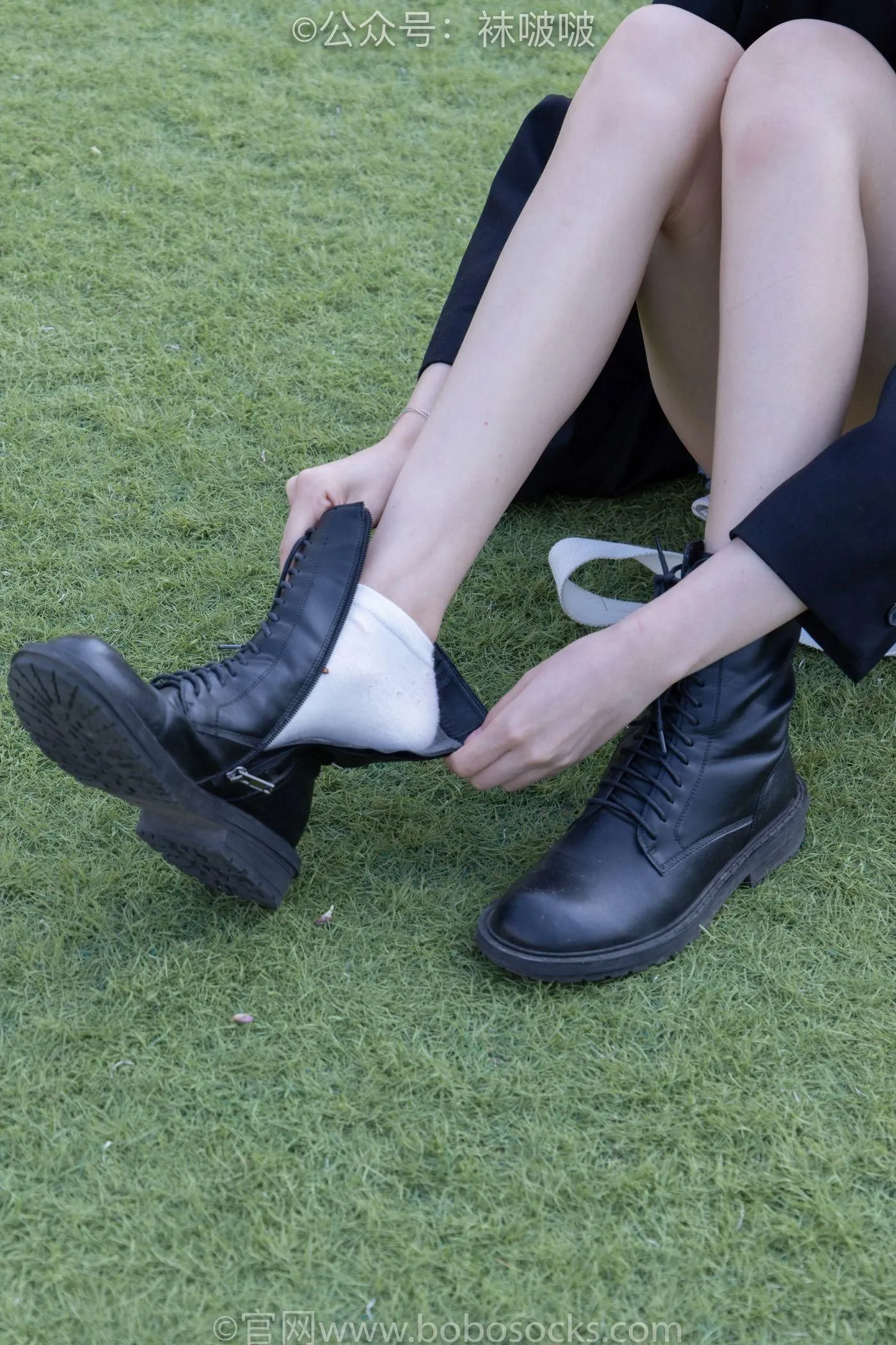 [BoBoSocks袜啵啵]NO.010 小甜豆-马丁靴、白色短棉袜、裸足 [117P]插图